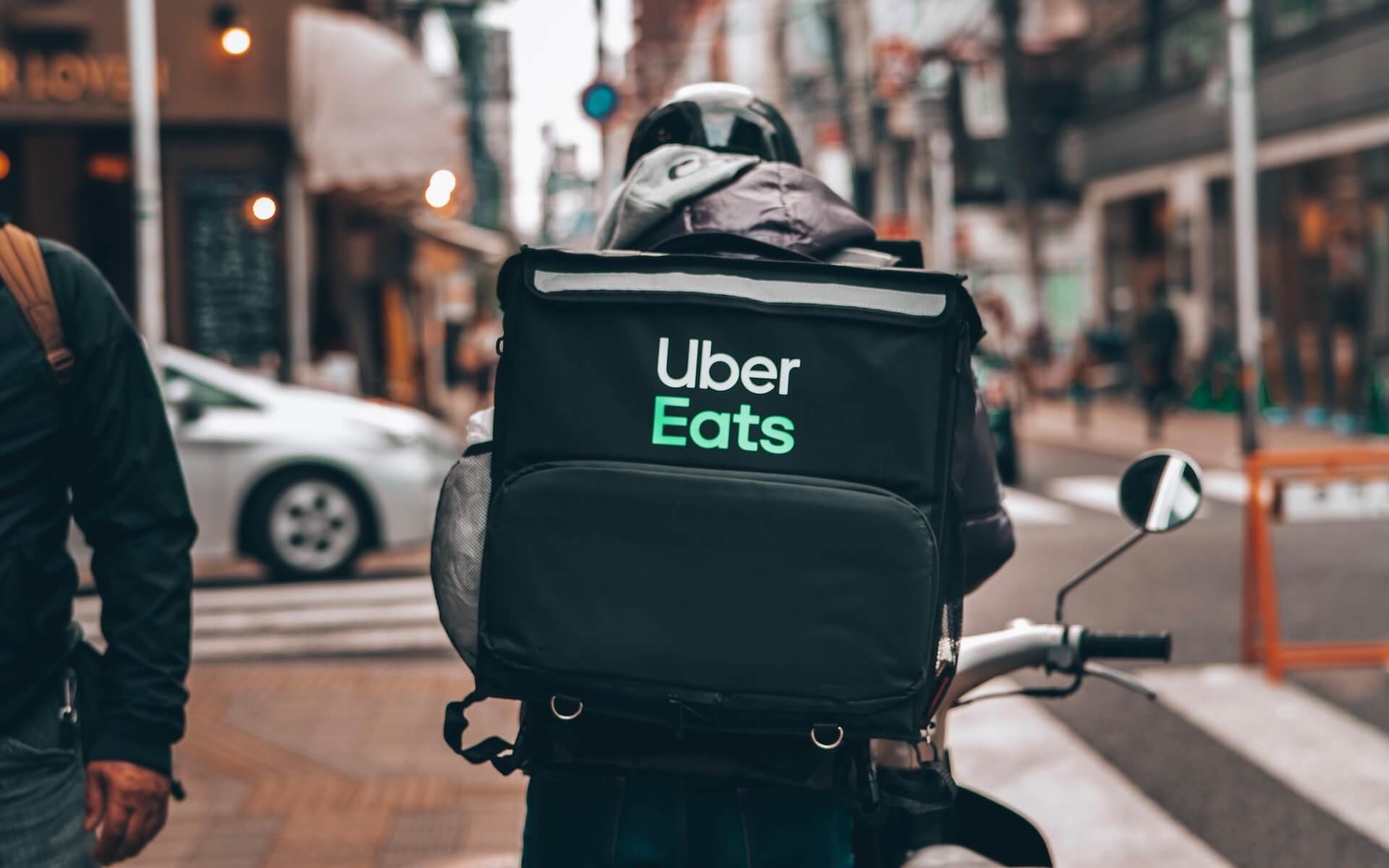 how much does uber eats pay per delivery