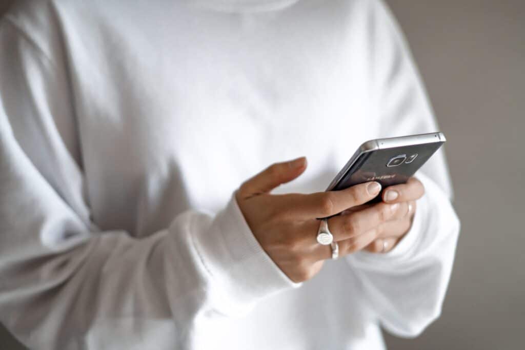 does phone bill affect credit score